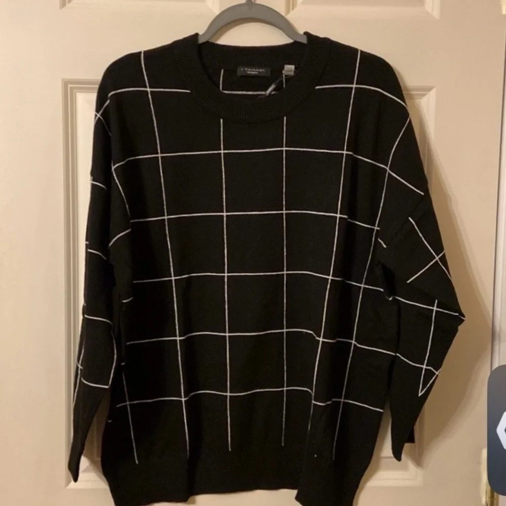 T Tahari Black and White Grid Sweater Women’s Size 1x - Picture 3 of 10